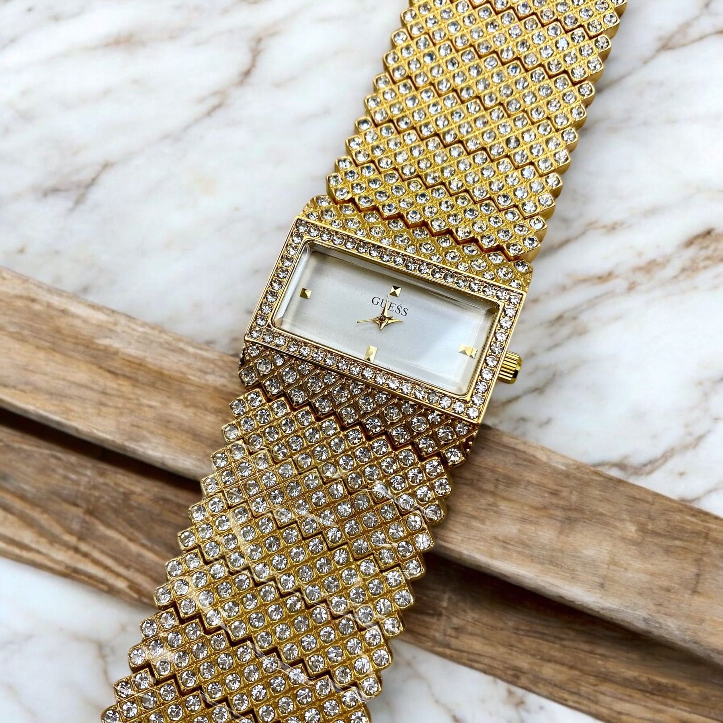 GUESS BRACELET DESIGN LADIES WATCH